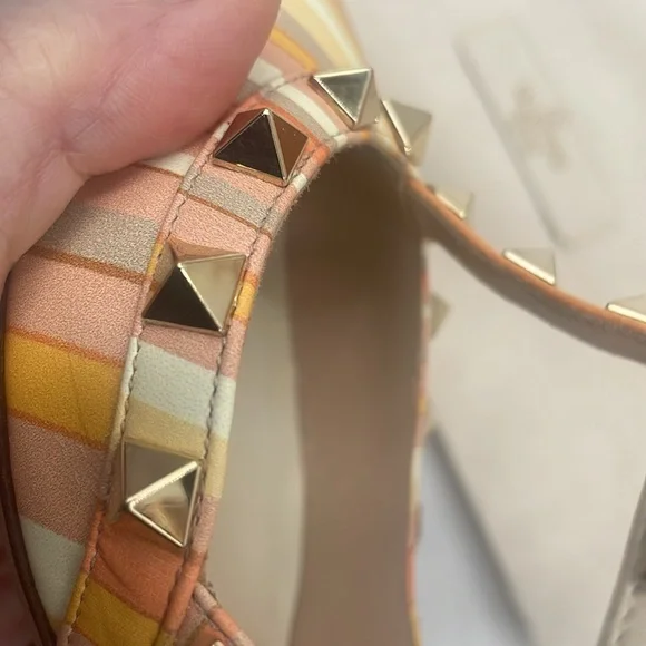 RARE Valentino Rockstud 1975 Pump, size 38.5, US 7, Matching Box NWT, MSRP $1195 - Picture 16 of 16